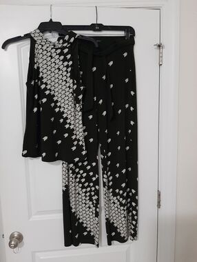 White House Black Market  Patterned Pants Set XXS